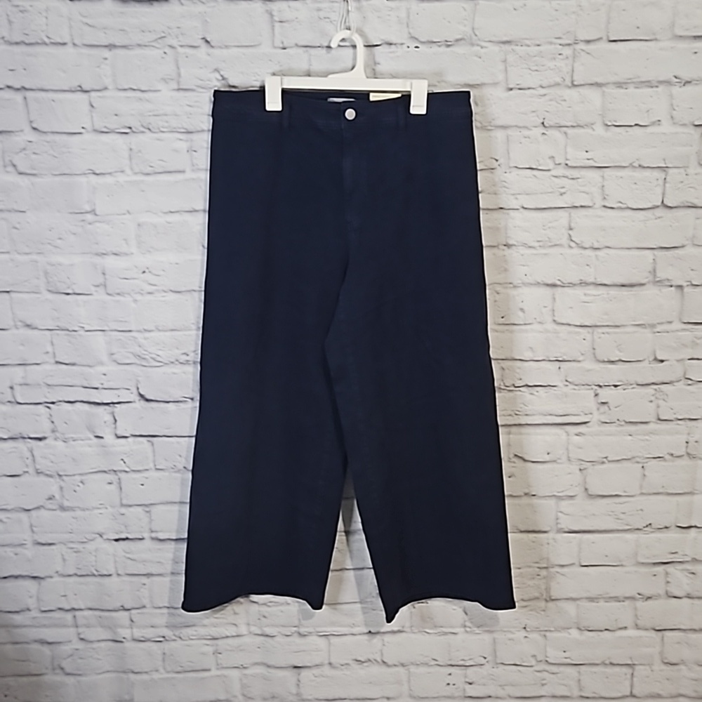 Universal Thread wide leg ankle jeans